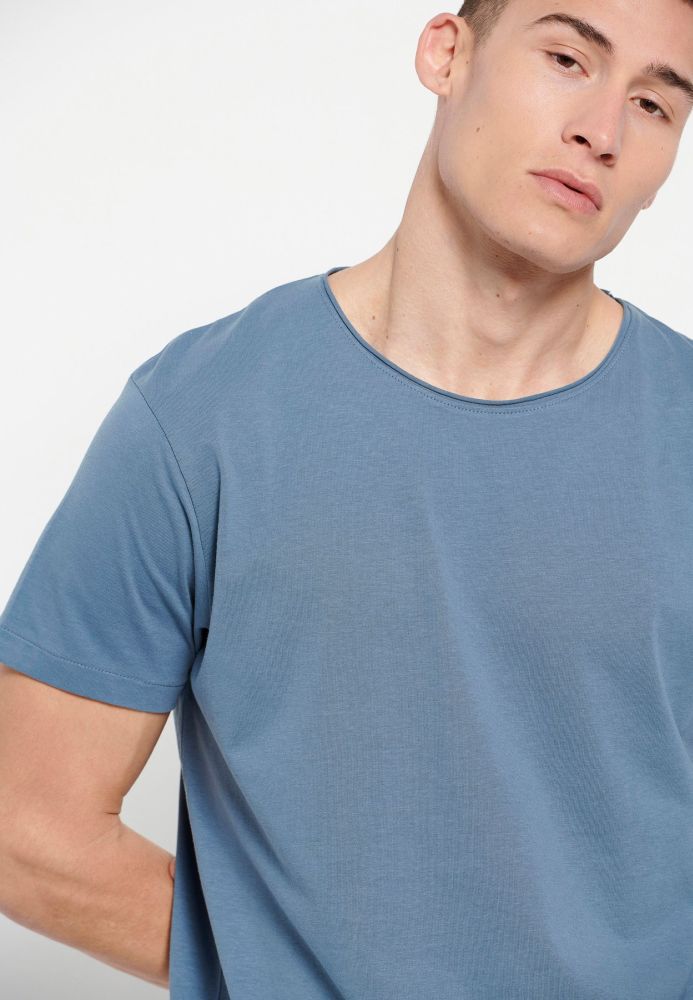 Loose fit t-shirt με raw cut λαιμόκοψη