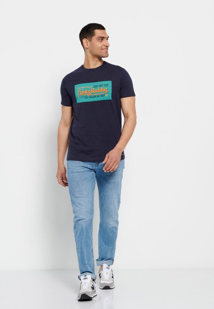 T-shirt με τύπωμα στο στήθος