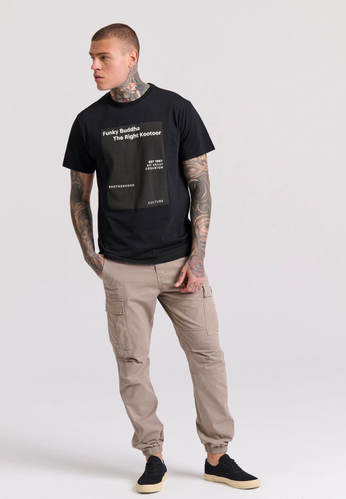 T-shirt με minimal branded τύπωμα