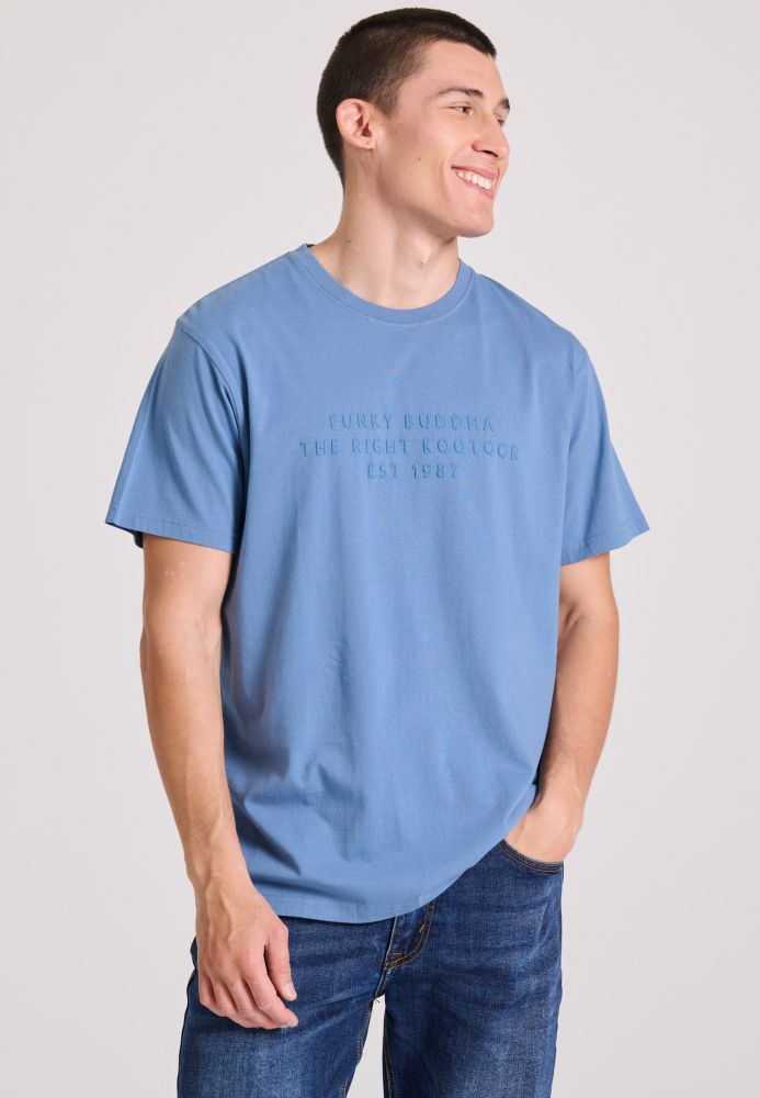 T-shirt με embossed τύπωμα στο στήθος