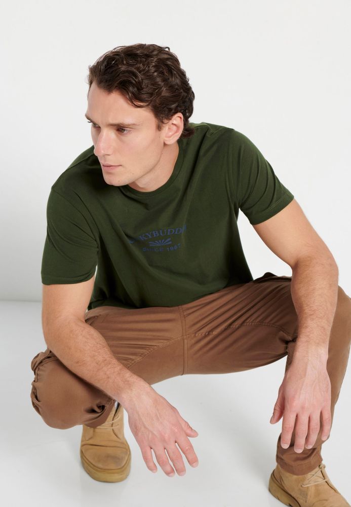 T-shirt με τύπωμα στο στήθος
