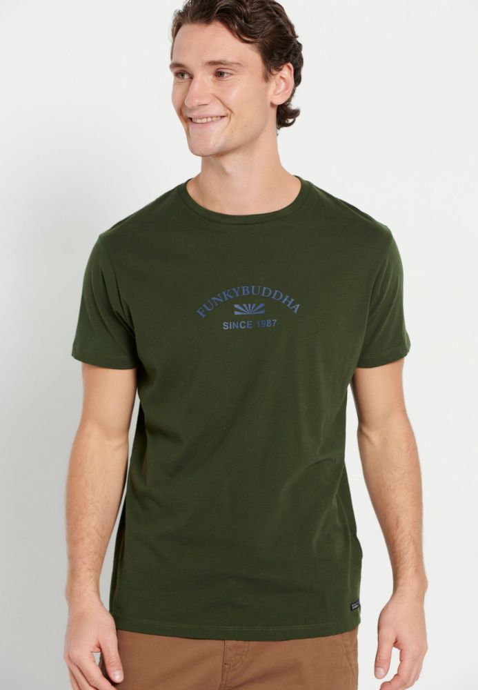 T-shirt με τύπωμα στο στήθος