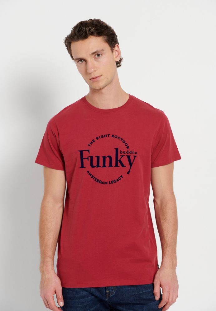 T-shirt με τύπωμα στο στήθος
