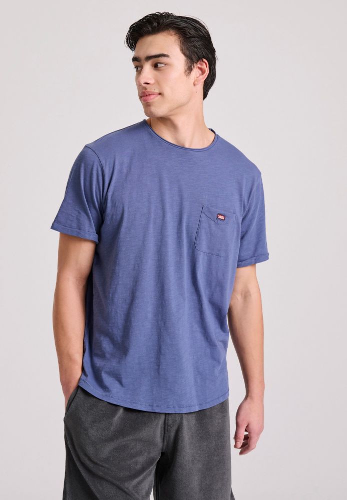 Βαμβακερό t-shirt με τσέπη στο στήθος