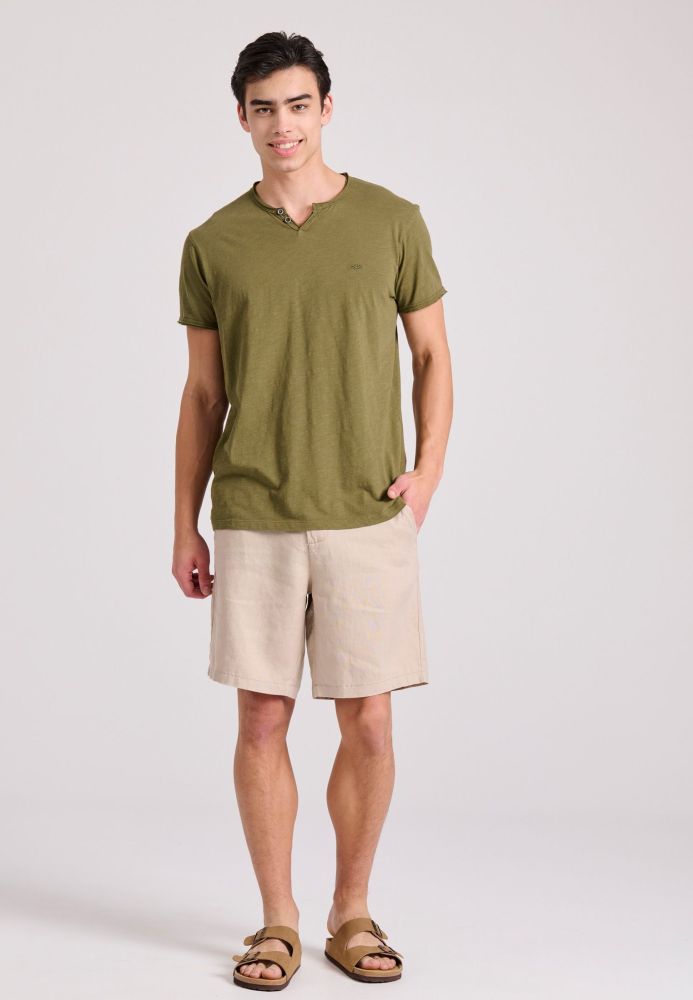 T-shirt με λαιμό henley και raw cuts - The essentials