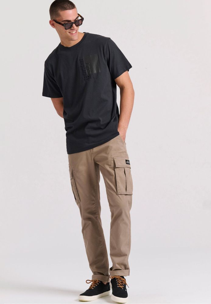 T-shirt με embossed τύπωμα στο στήθος