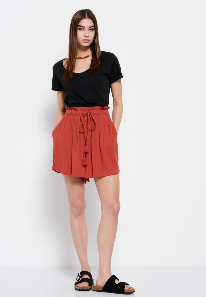 Βαμβακερό t-shirt με άνοιγμα V