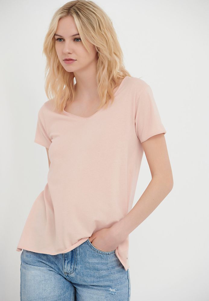 T-shirt με V λαιμόκοψη