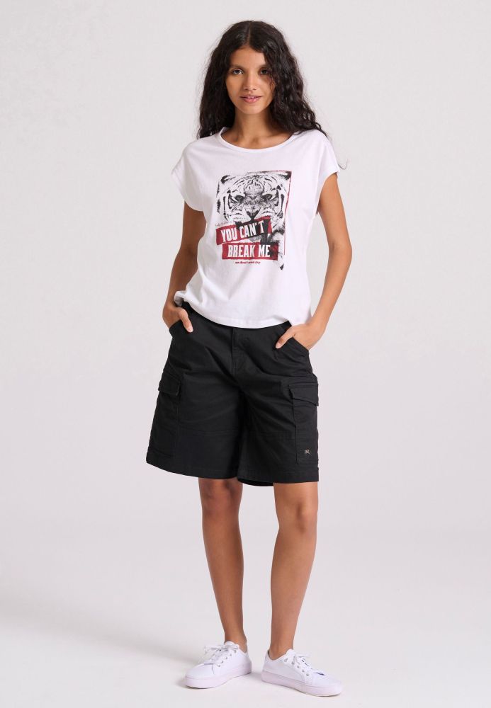 Γυναικείο t-shirt με frame τύπωμα και ανοιχτή πλάτη