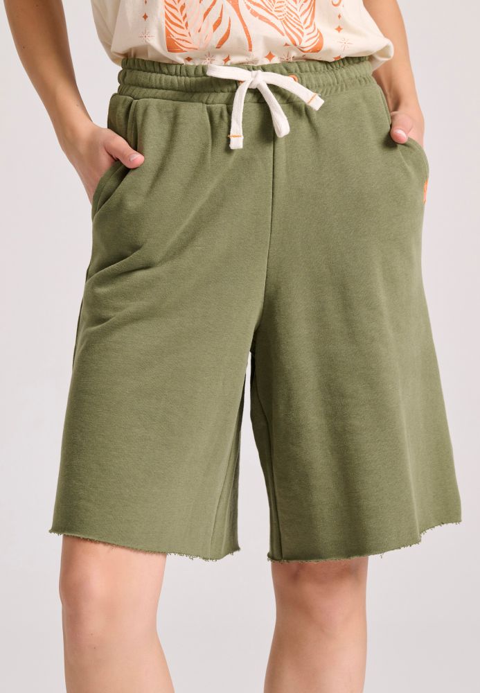 Loose fit γυναικεία αθλητική βερμούδα