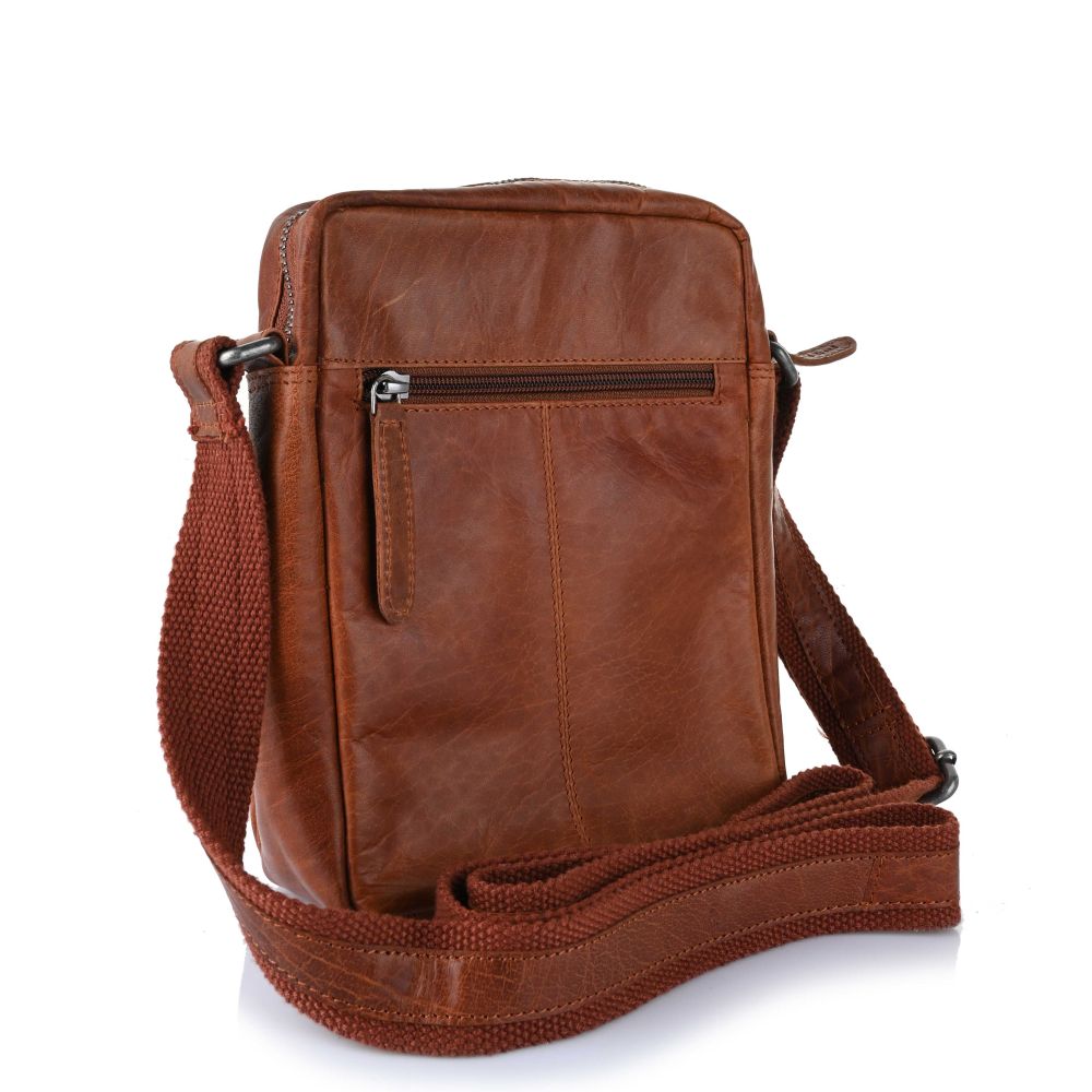 Δερμάτινο Τσαντάκι Χιαστί The Chesterfield Brand Arenas C48.1272 31 Cognac