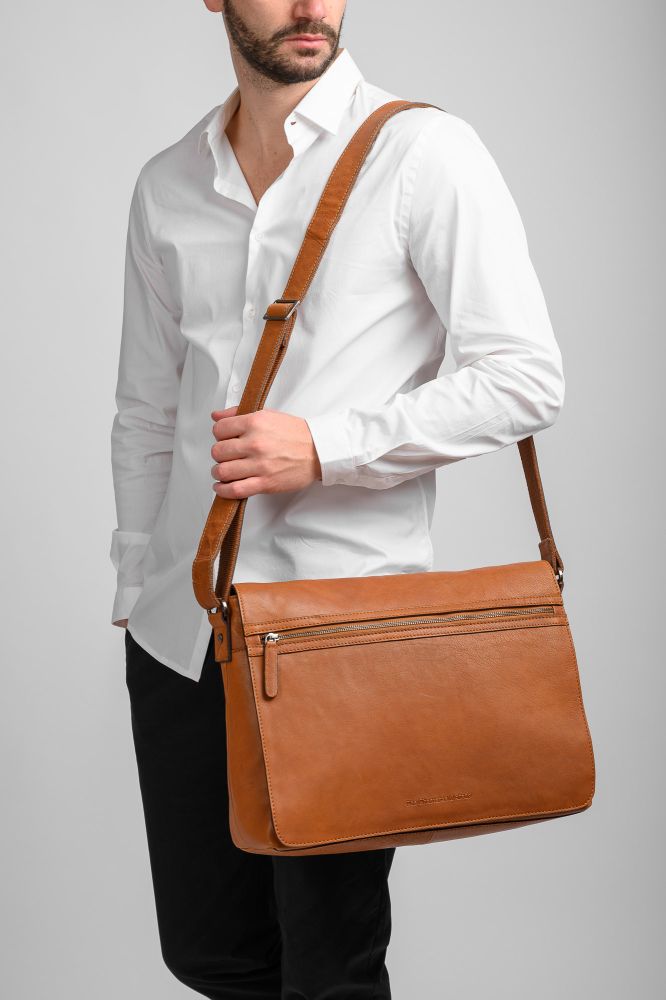 Δερμάτινη Τσάντα Ταχυδρόμου The Chesterfield Brand Marley C48.1110 31 Cognac