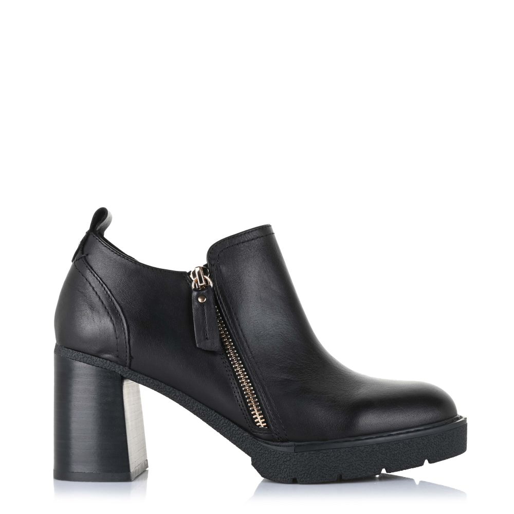 Δερμάτινα Ankle Μποτάκια Carmela 161861 Negro