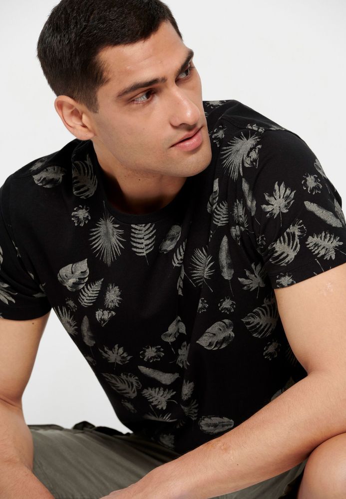 T-shirt με all over τύπωμα