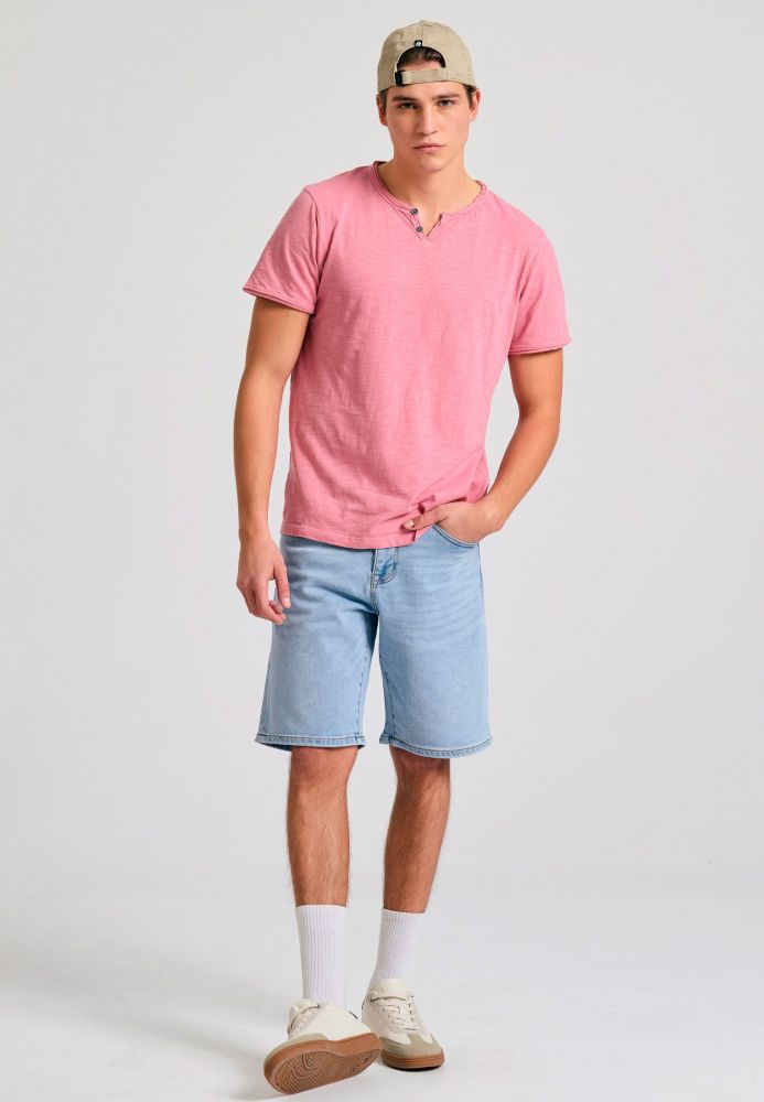 T-shirt με λαιμό henley και raw cuts - The essentials