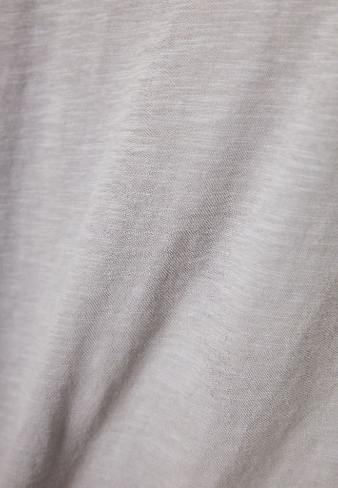 Γυναικείο V-neck t-shirt με raw edges - The essentials