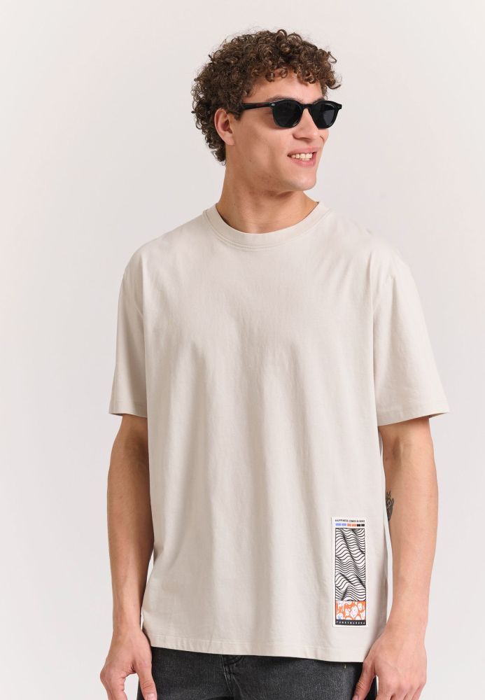 Relaxed fit t-shirt με abstract τύπωμα