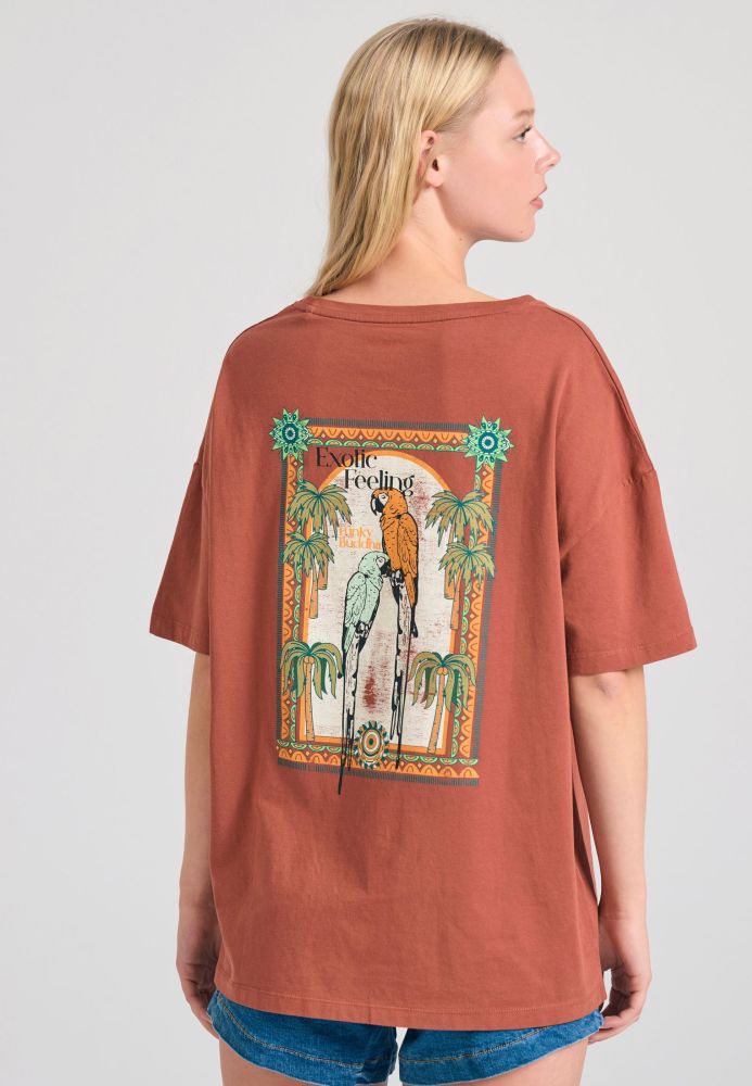 Γυναικείο loose fit t-shirt με exotic τύπωμα στην πλάτη