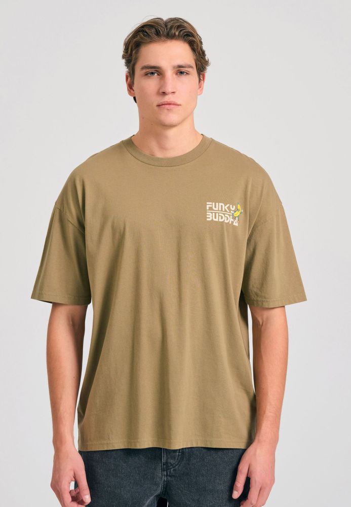 Oversized t-shirt με graphic τύπωμα στην πλάτη