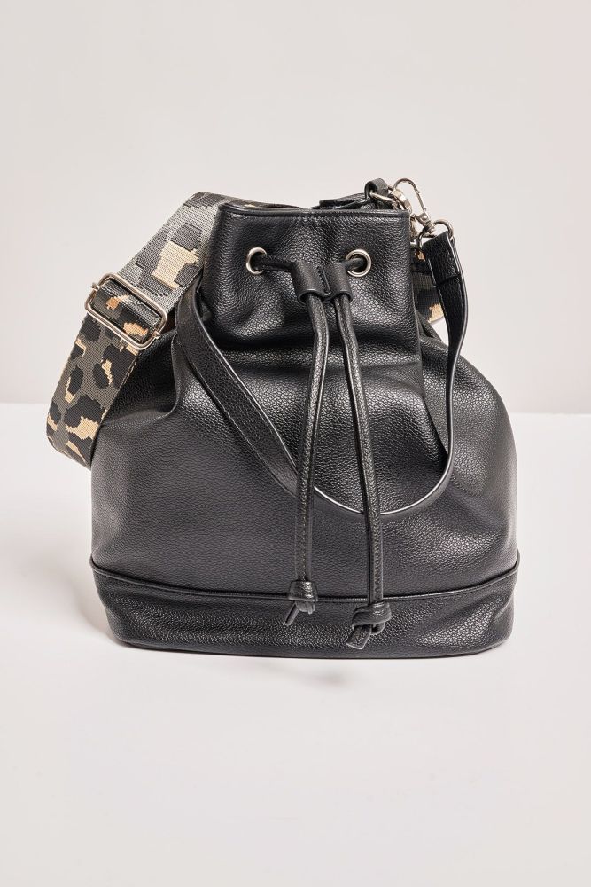 Bucket τσάντα με animal print λουράκι PIECES