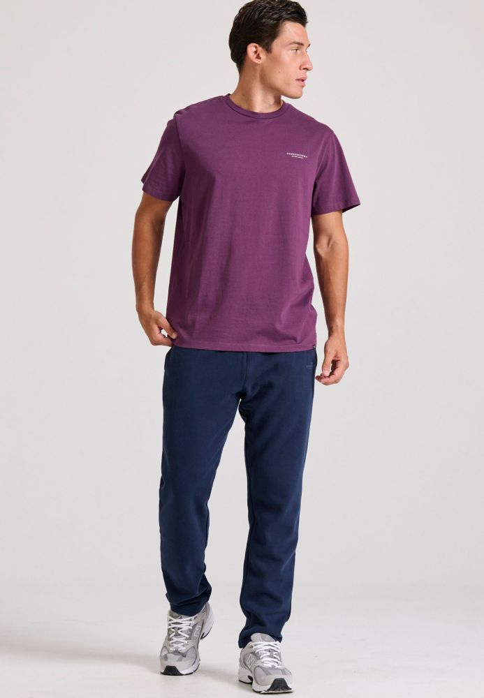 T-shirt με λαιμόκοψη - The essentials