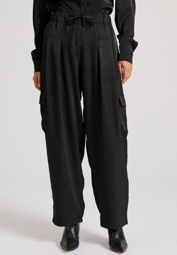 Loose fit cargo παντελόνι με 3D crinkle εφέ