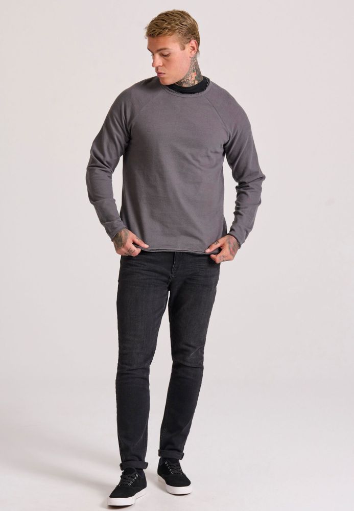 Garment dyed t-shirt με raw edges