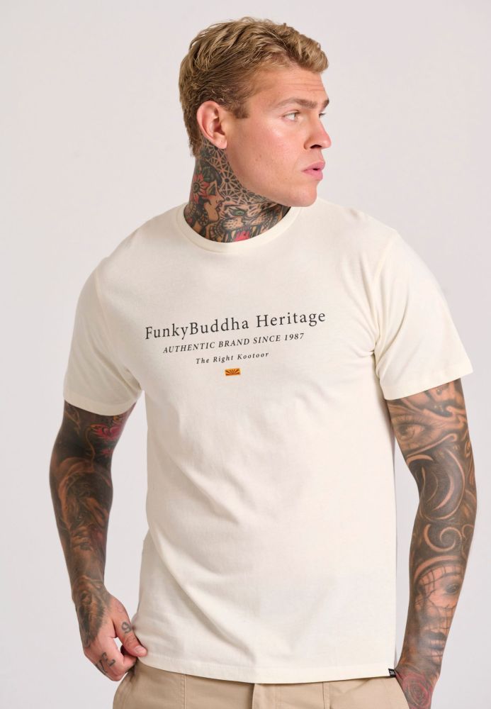 T-shirt με τύπωμα στο στήθος