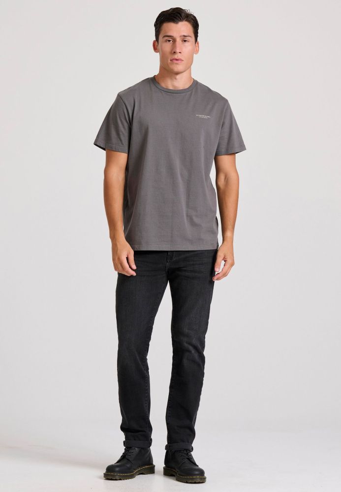 T-shirt με λαιμόκοψη - The essentials
