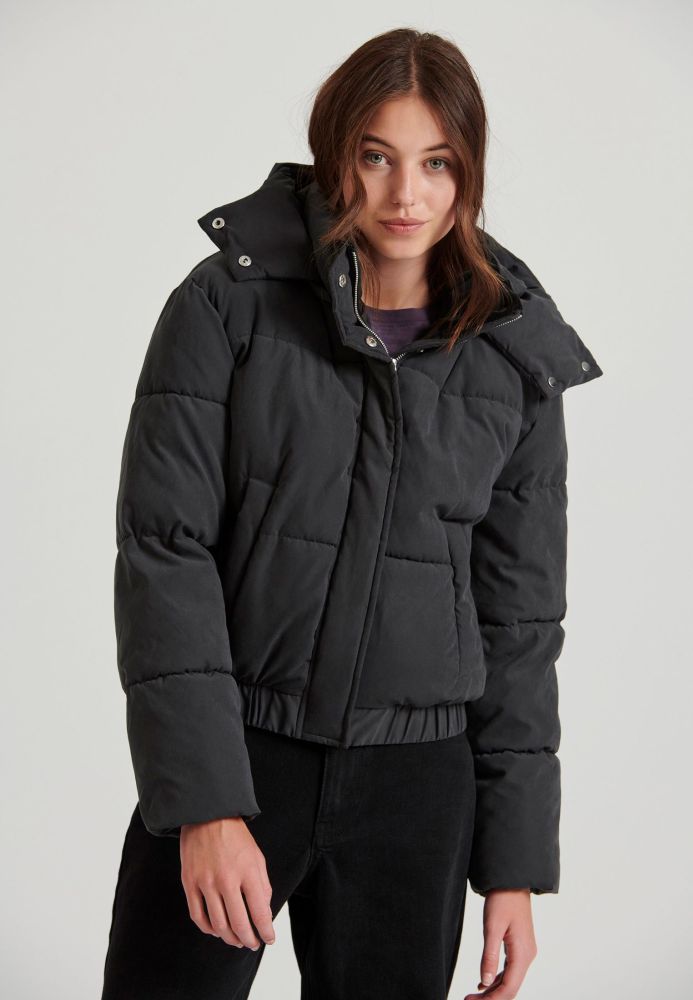 Puffer μπουφάν με αποσπώμενη κουκούλα