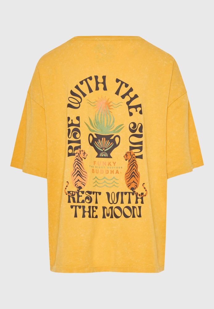 Oversized garment dyed t-shirt με τύπωμα στην πλάτη