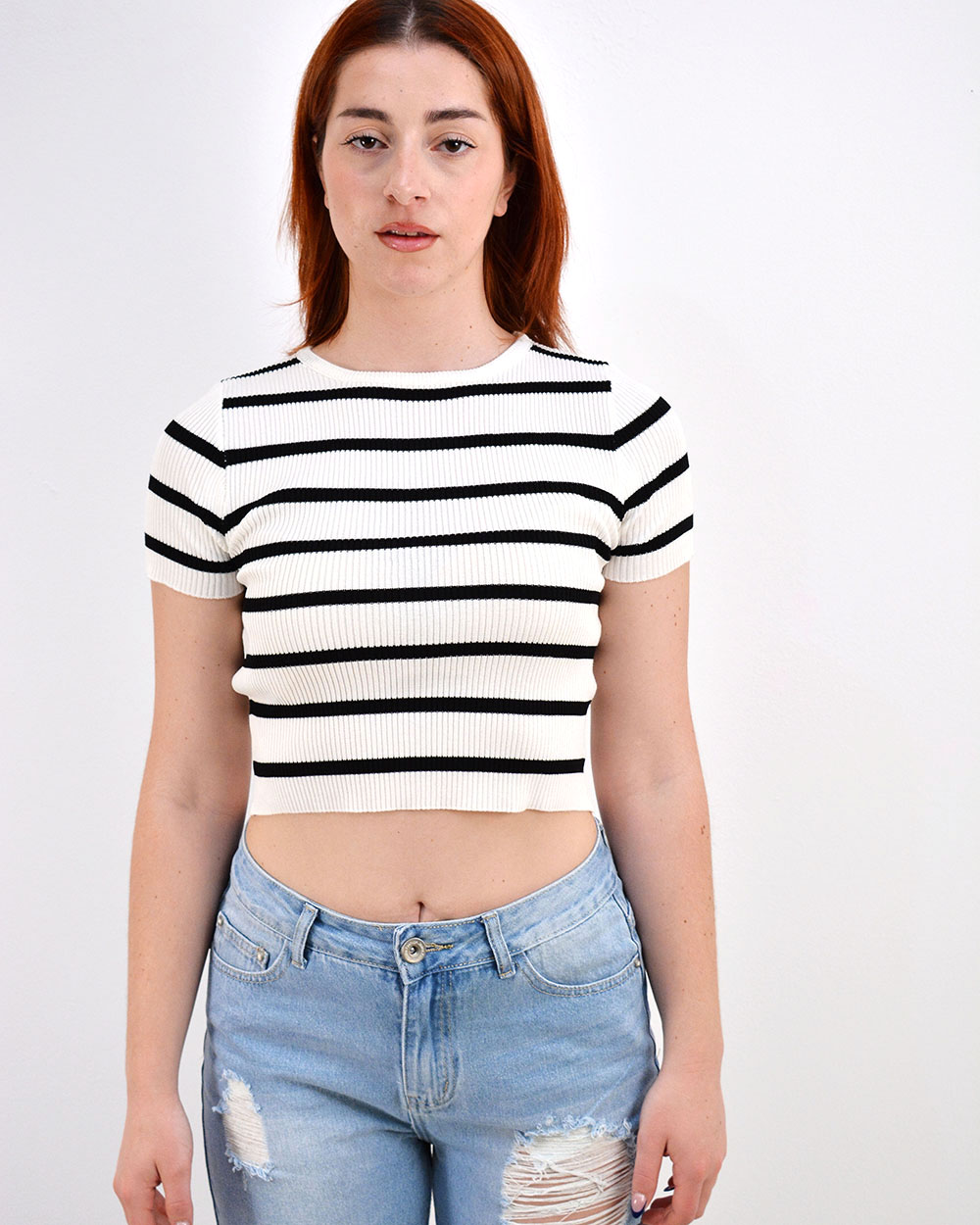 Beltipo Γυναικεία Λευκή Μπλούζα Crop Top με Μαύρες Ριγείς