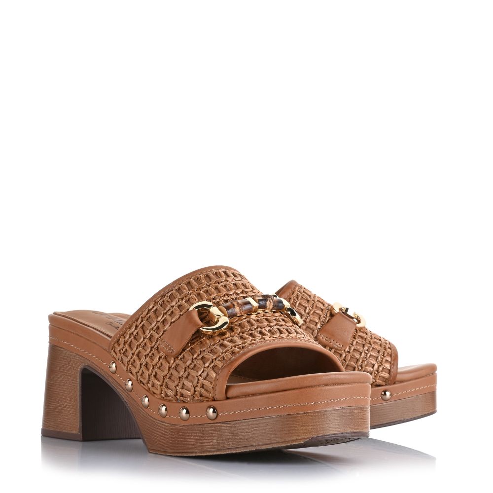 Δερμάτινα Mules Carmela 162334 Camel