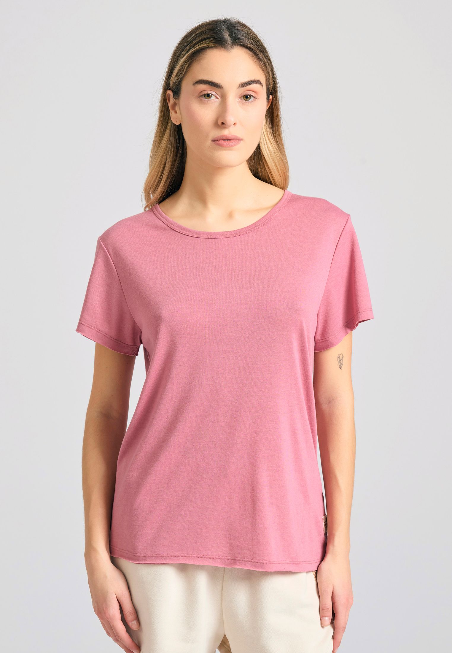 Γυναικείο μονόχρωμο t-shirt από βισκόζη