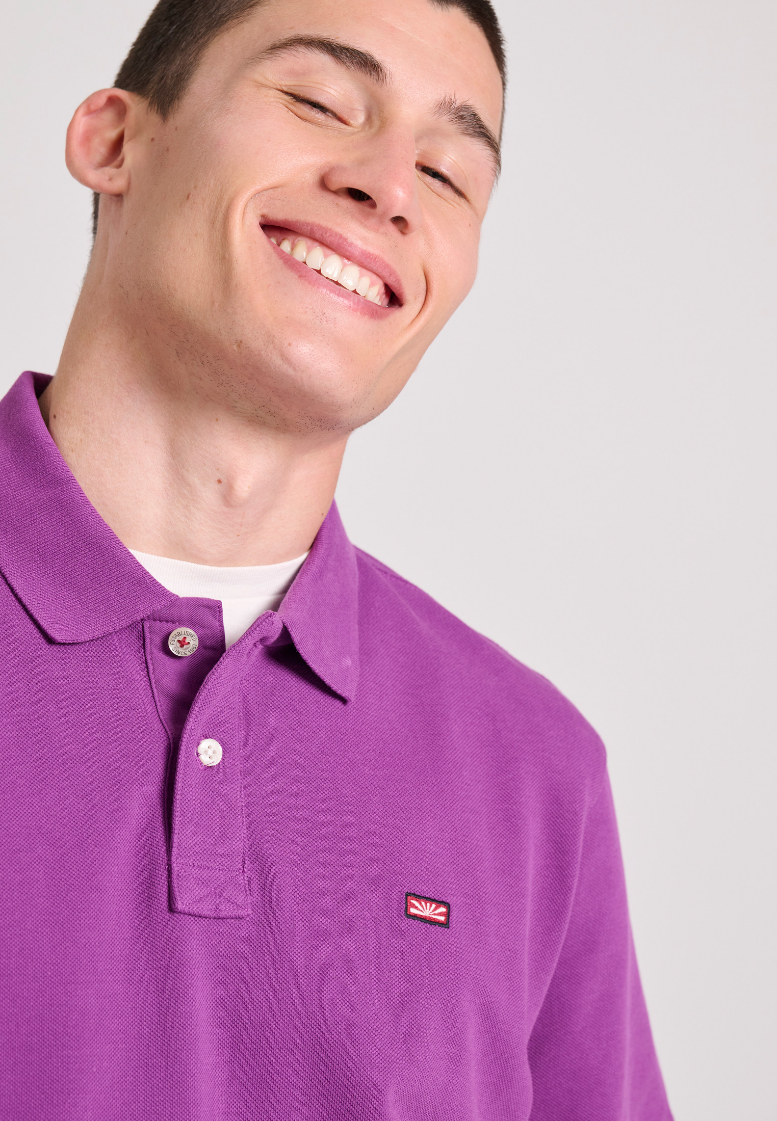 Essential polo μπλούζα με κεντημένο logo