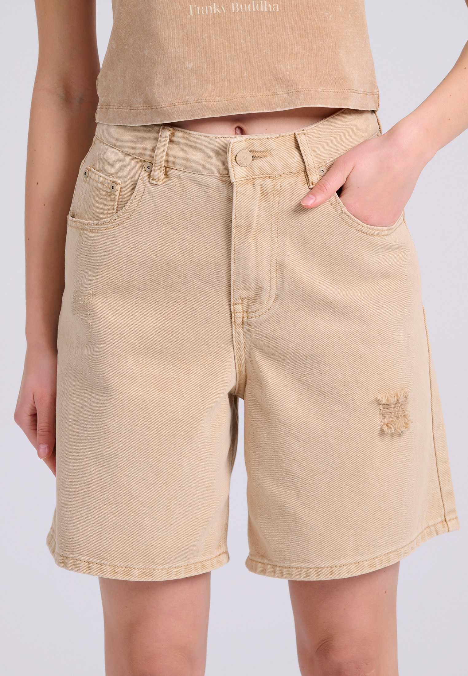 Γυναικεία loose fit garment dyed τζιν βερμούδα