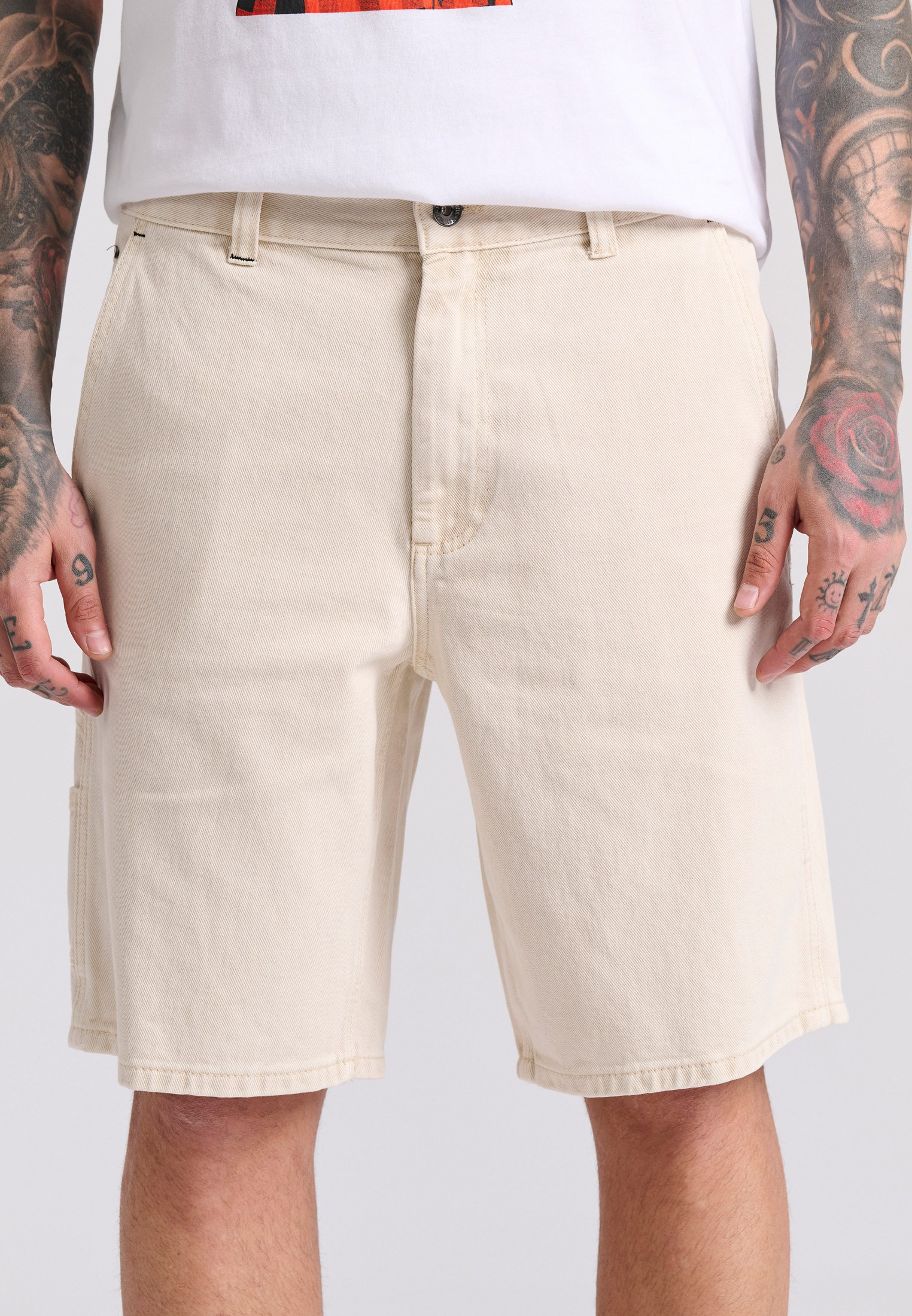 Garment dyed τζιν βερμούδα με τσέπες carpenter