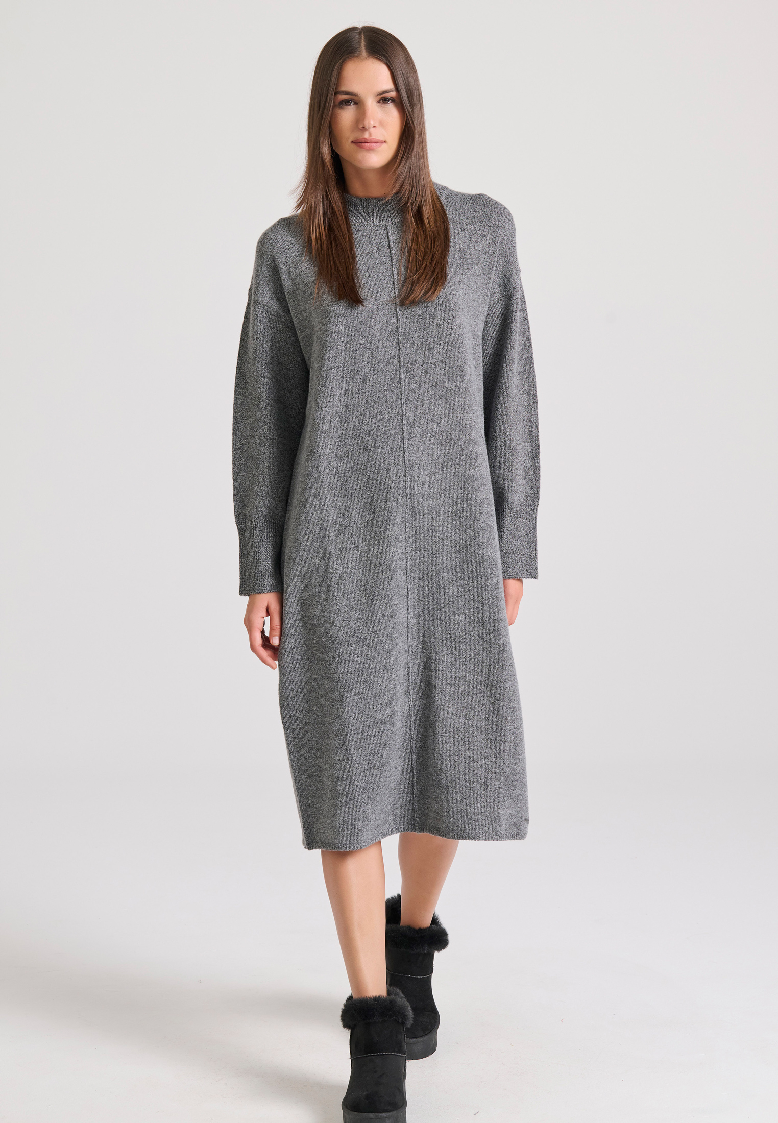 Relaxed fit μίντι πλεκτό φόρεμα με πλαϊνά σκισίματα
