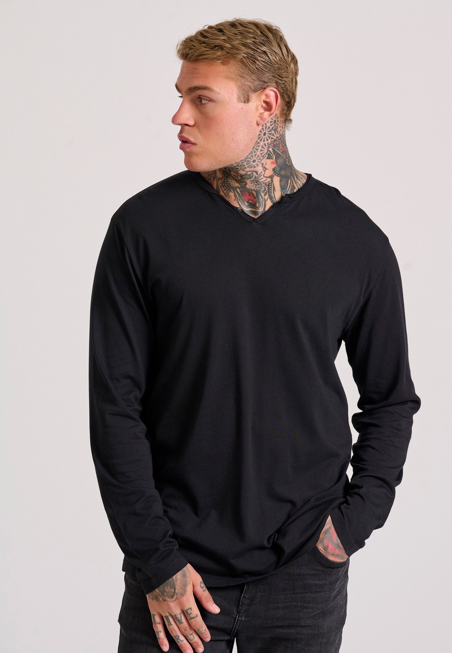 Relaxed fit t-shirt με λαιμό henley