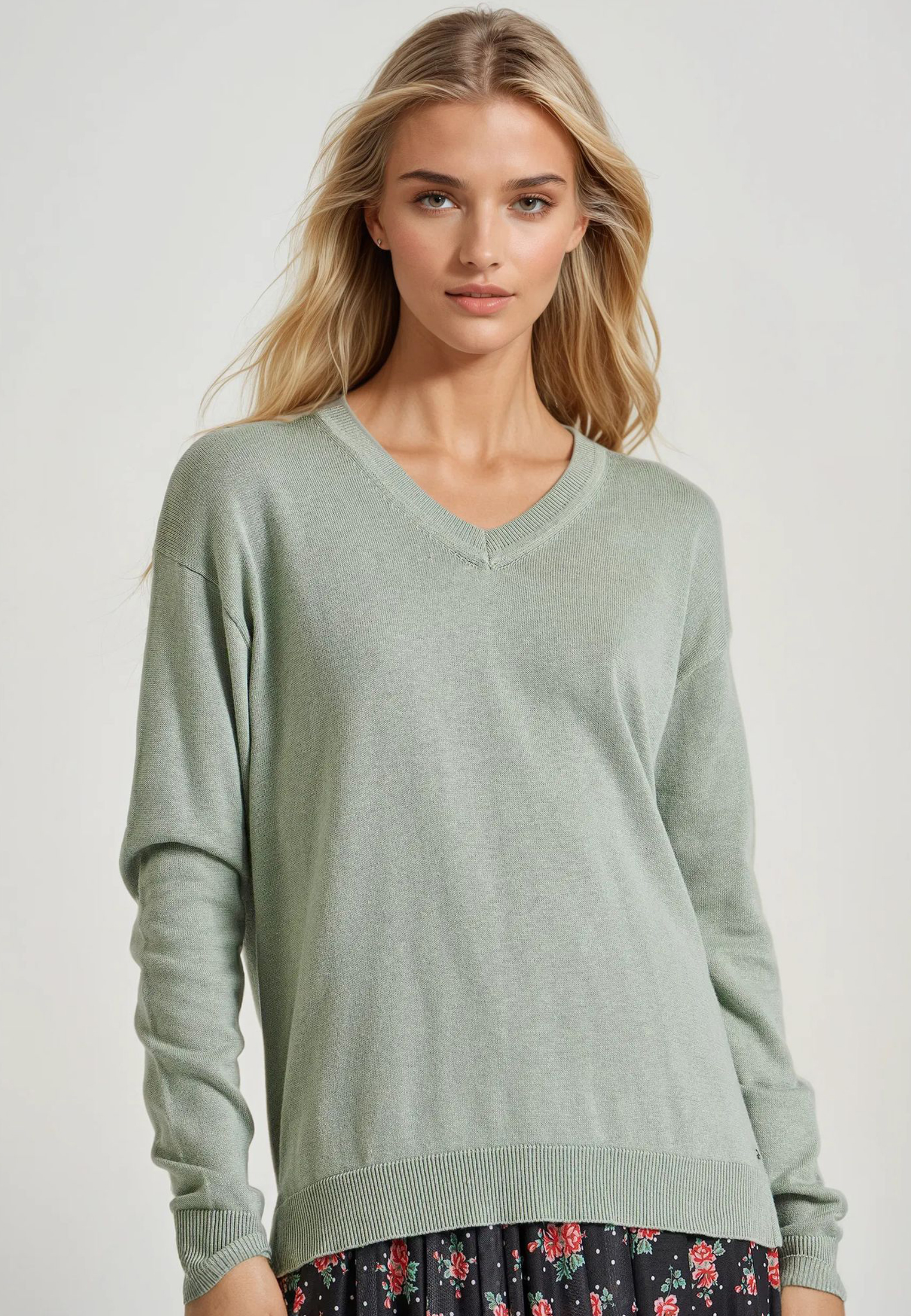 V-neck πλεκτή μπλούζα με βισκόζη