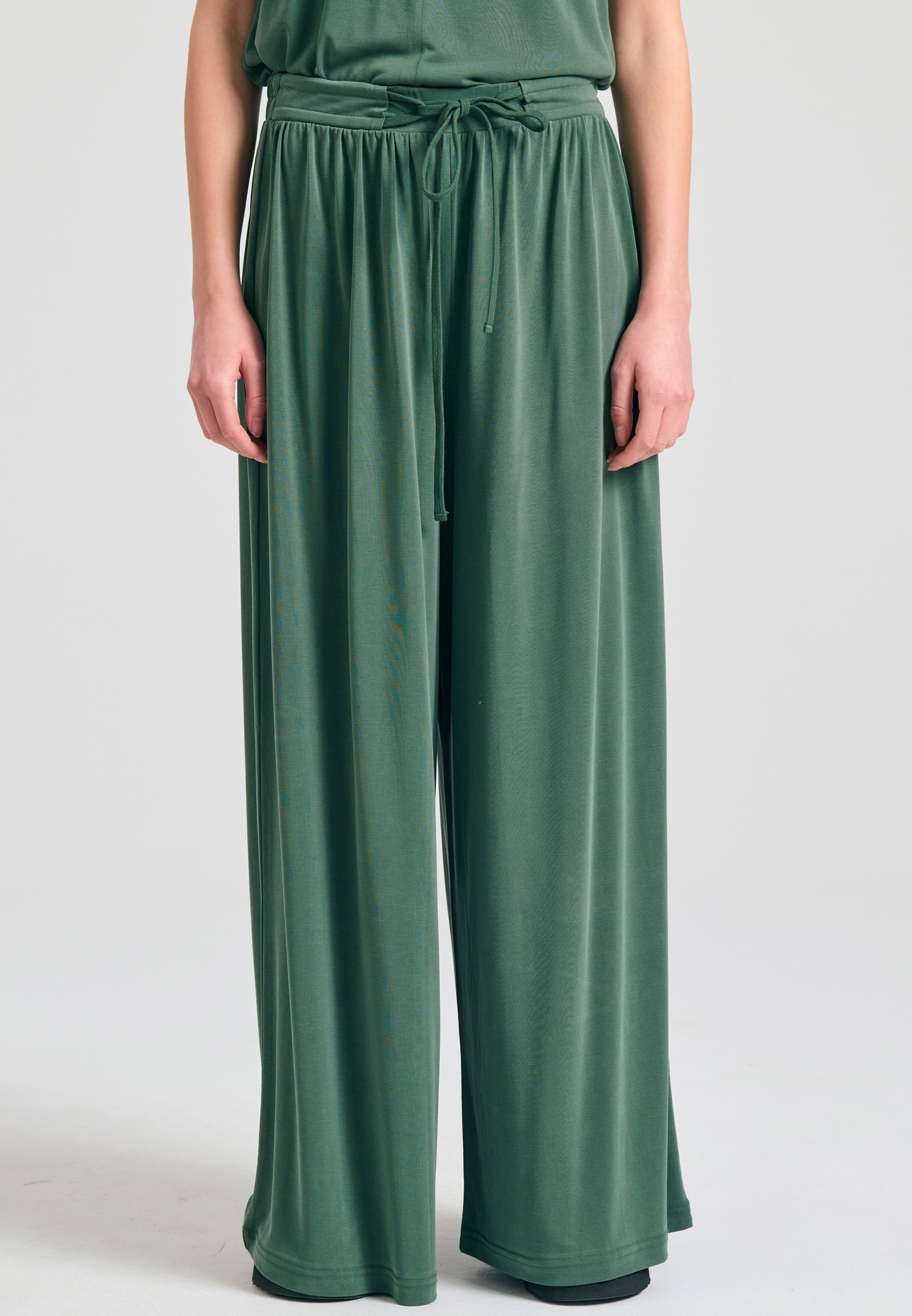 Wide leg παντελόνα με δέσιμο με κορδόνι