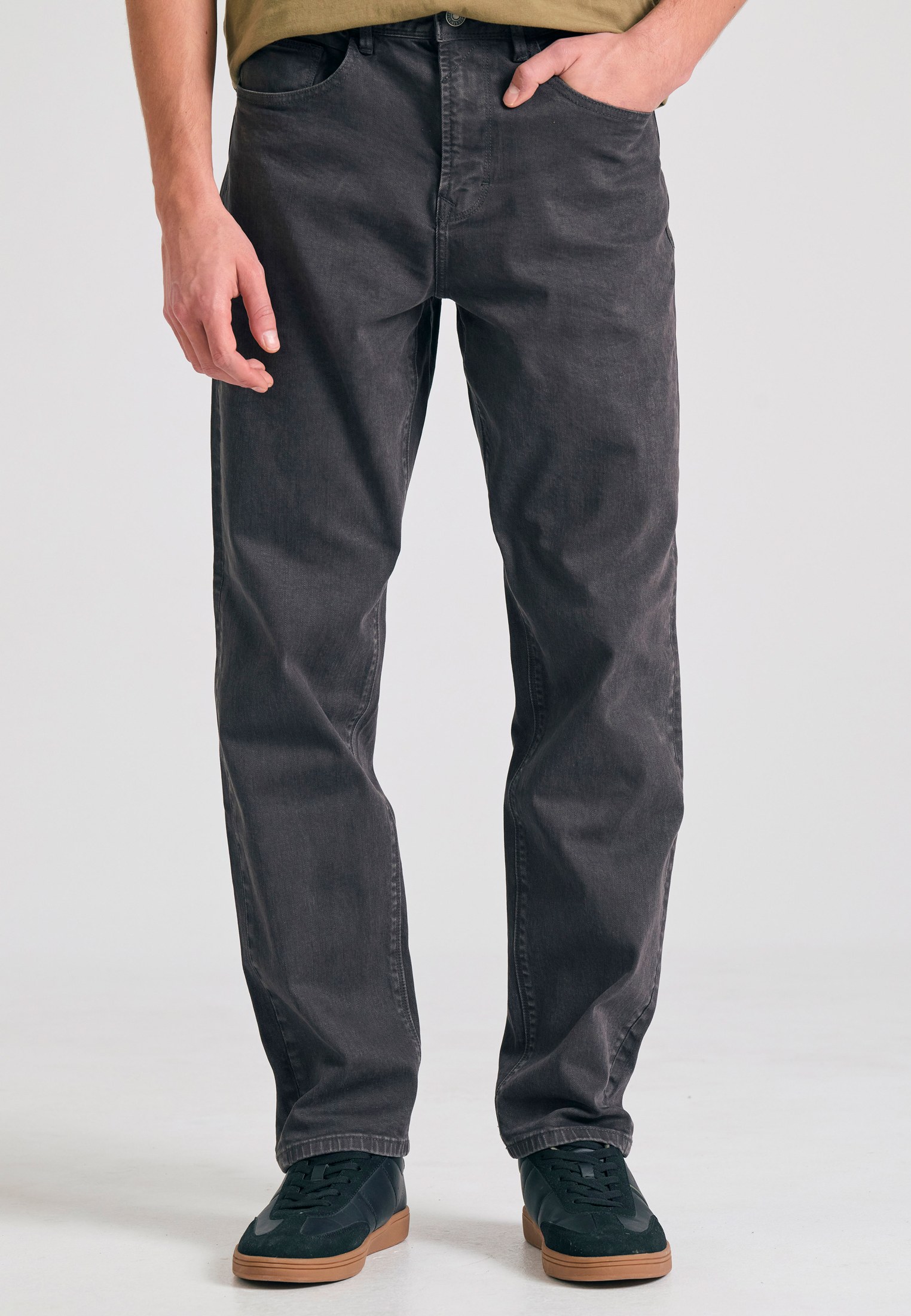 Relaxed tapered fit garment dyed τζιν παντελόνι
