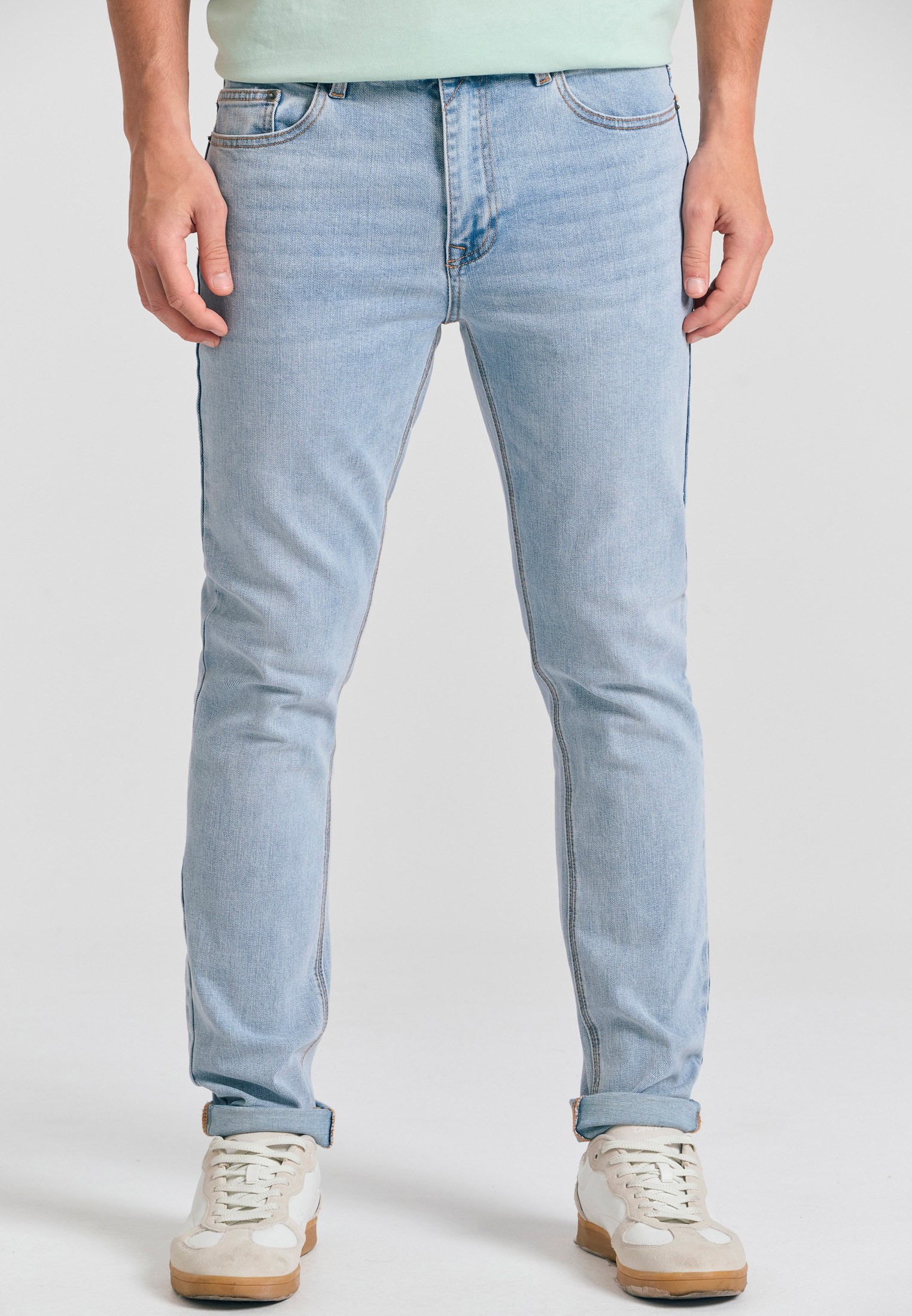 Slim fit τζιν παντελόνι με whisker details