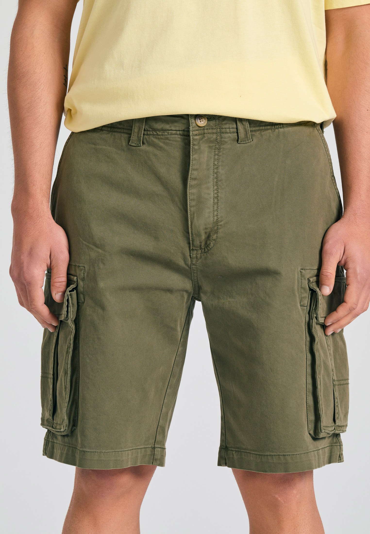 Loose fit garment dyed cargo βερμούδα