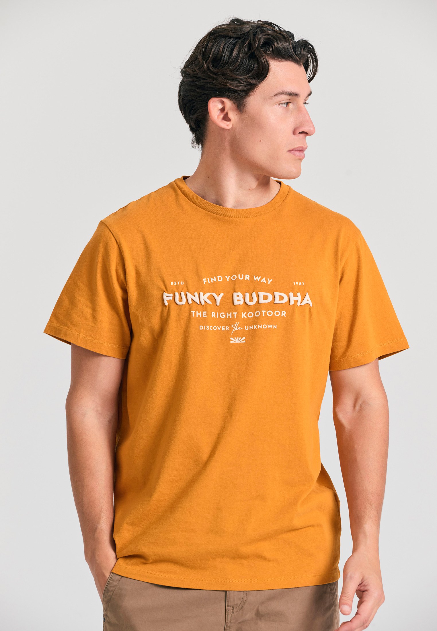 T-shirt με embossed τύπωμα από οργανικό βαμβάκι