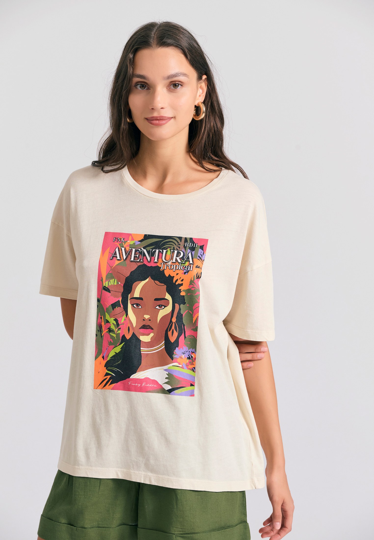 Oversized garment dyed t-shirt με tropical τύπωμα