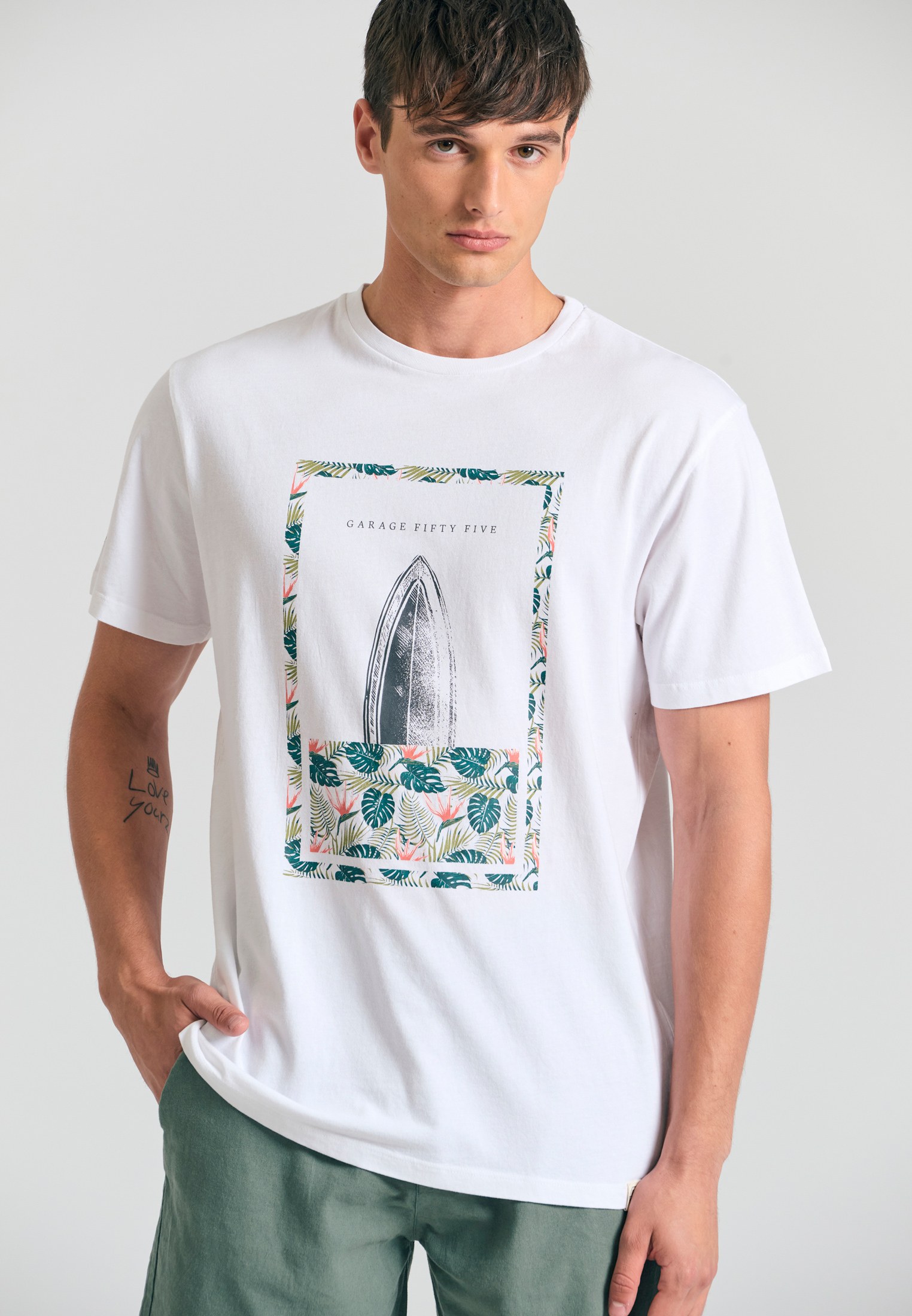 Βαμβακερό t-shirt με τύπωμα Garage 55.