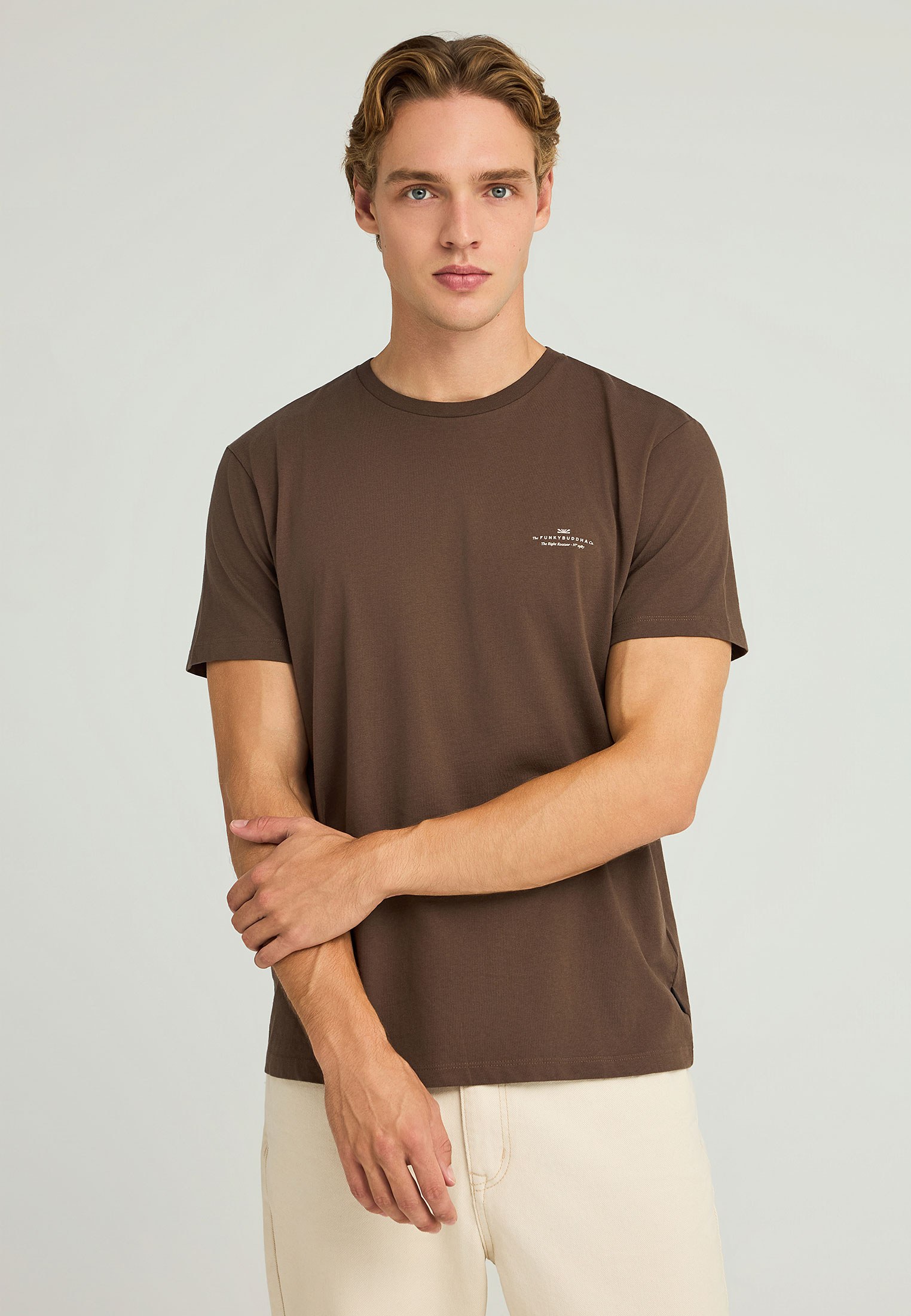 T-shirt με στρογγυλή λαιμόκοψη - The essentials