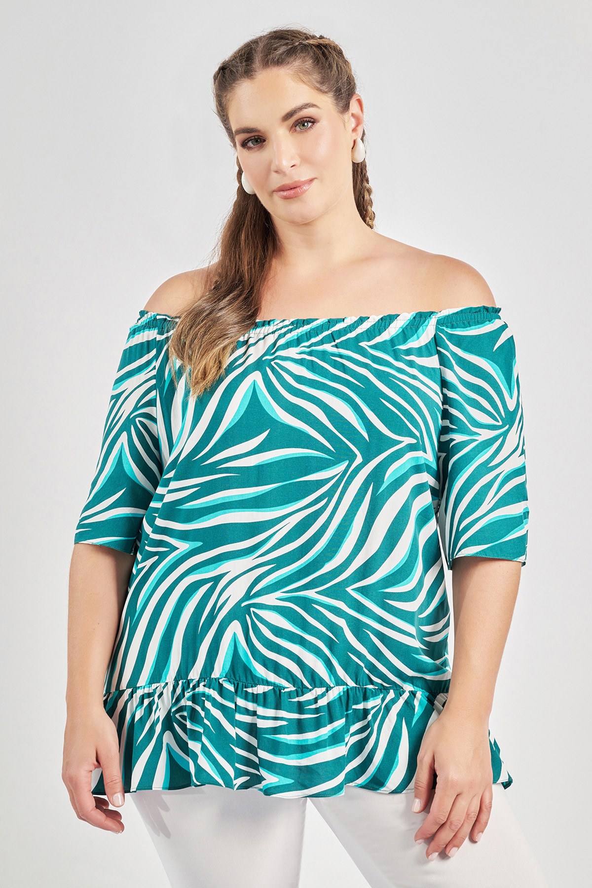 Μπλούζα βισκόζη off-shoulder με βολάν εμπριμέ τρόπικαλ