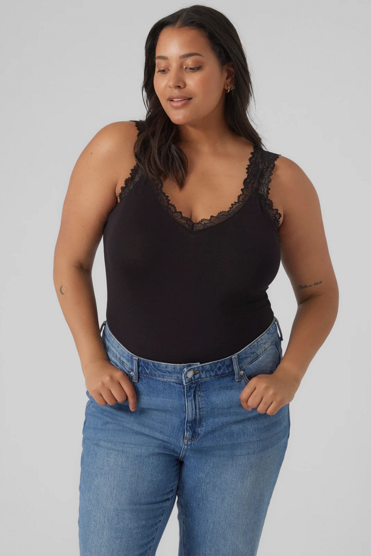 Τοπ με δαντέλα VERO MODA